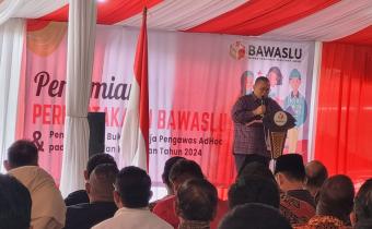 Bawaslu Resmikan Perpustakaan dan Luncurkan Buku Kinerja Pengawas Pemilu 2024