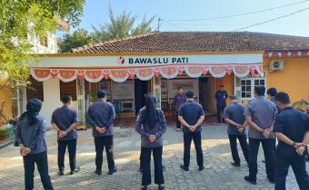 Melalui Apel Pagi Jajaran Bawaslu Pati Bersiap Rancang Program Pengisi Hari Kemerdekaan