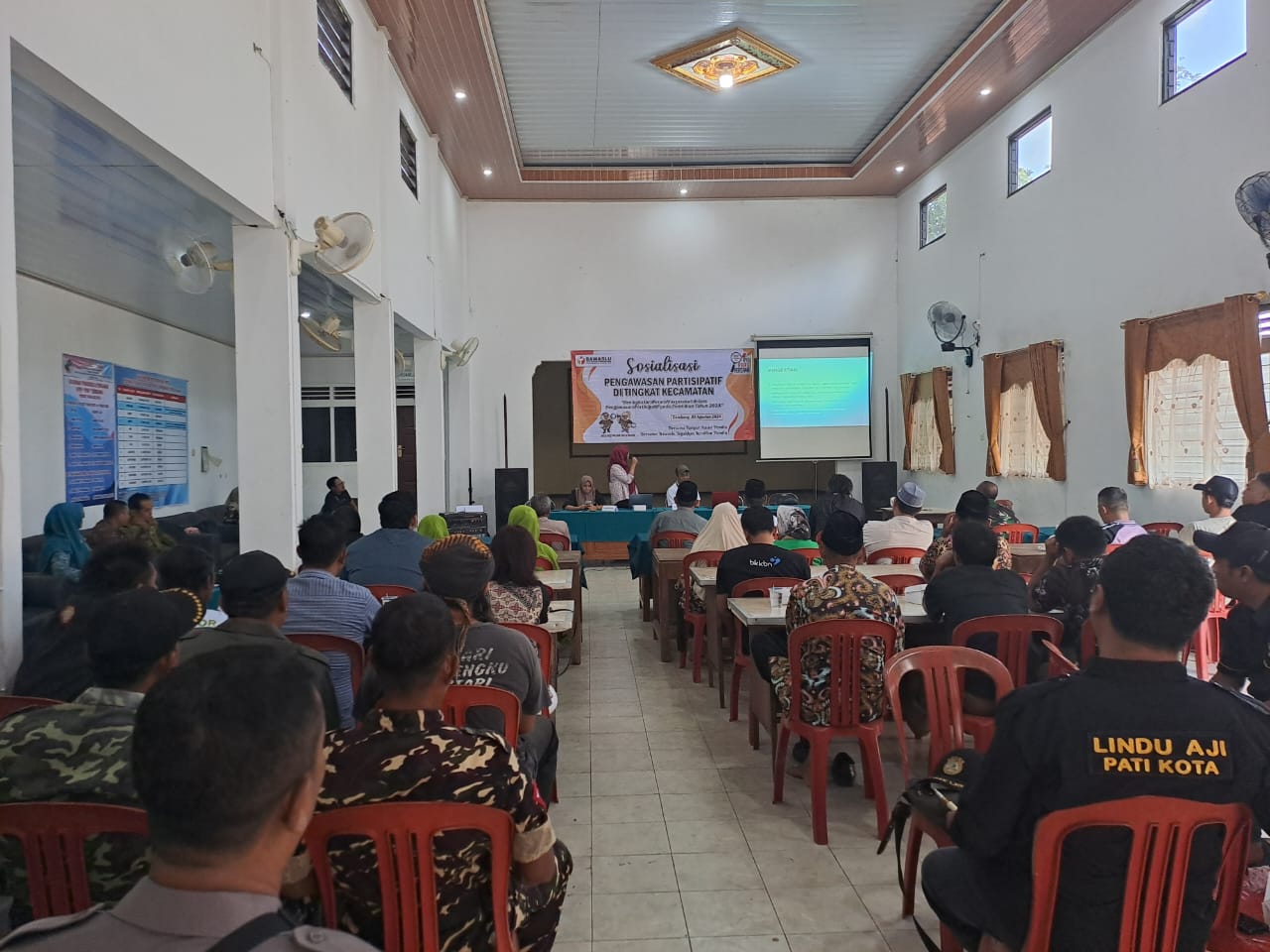 Penyampaian Materi Oleh Isna Maylani