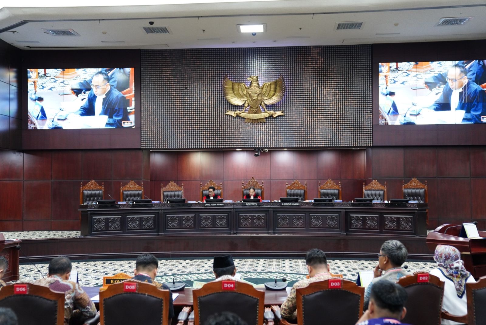 Suasana sidang awal terkait Perselisihan Hasil Pemilihan (PHP) tahun 2024 di Mahkamah Konstitusi (MK), Jakarta, pada Rabu (08/01/2025)