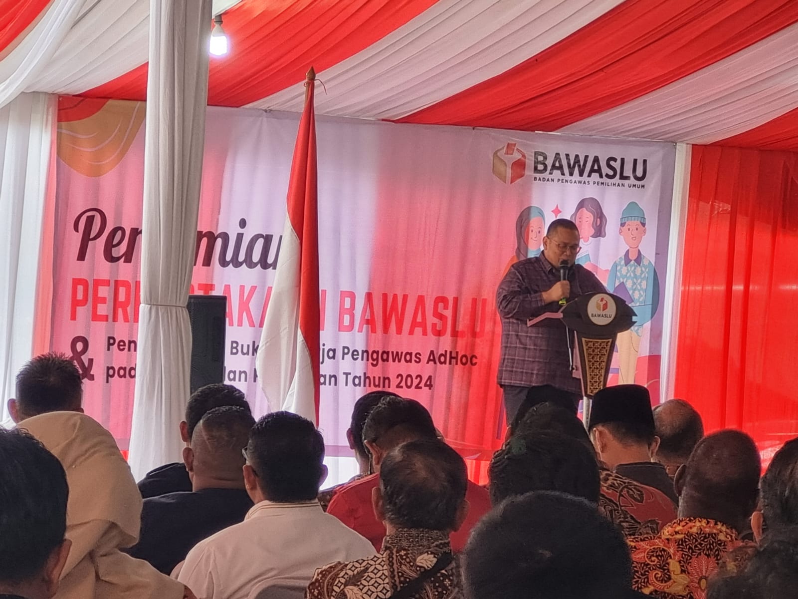 Bawaslu Resmikan Perpustakaan dan Luncurkan Buku Kinerja Pengawas Pemilu 2024