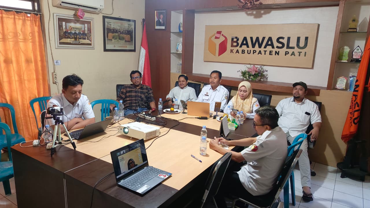 Bawaslu Kabupaten Pati Ikuti Literasi Pojok Pengawasan Volume 16 Bahas Strategi Pengawasan Pemenuhan Kuota Perempuan Pasca Putusan MK