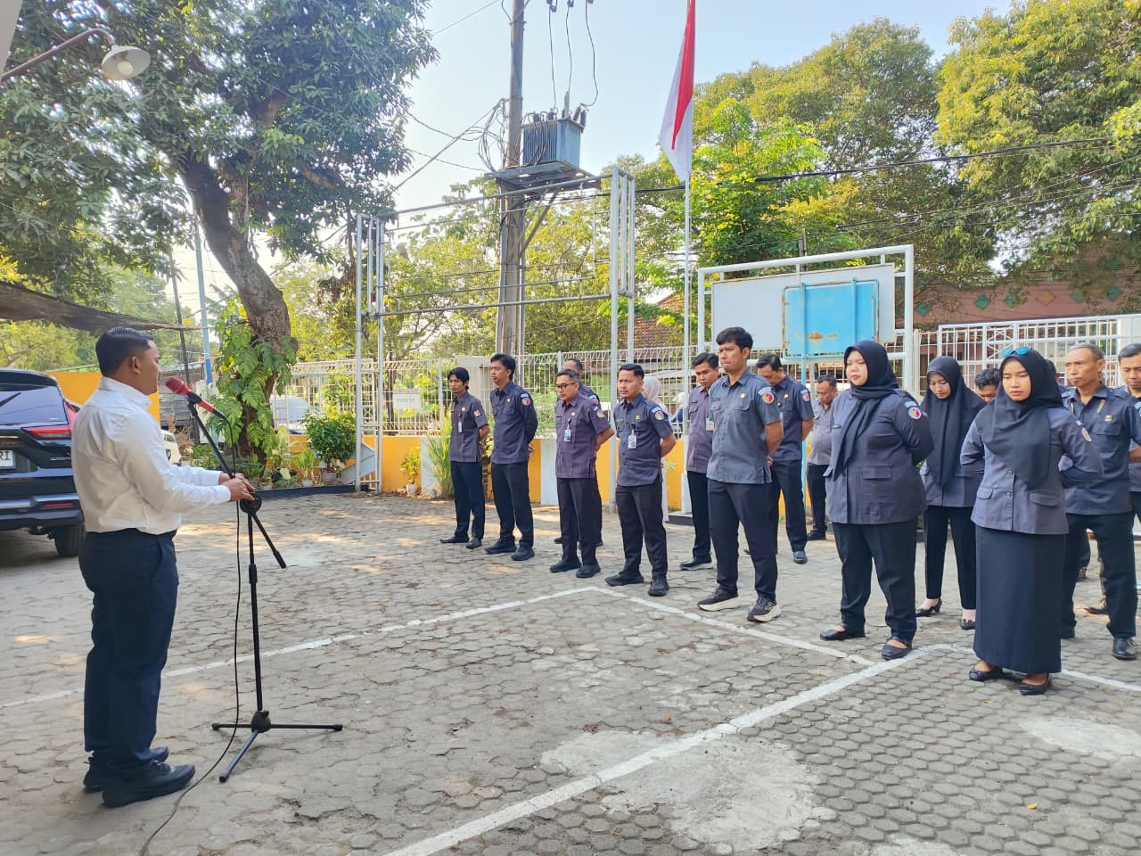 Pimpin Apel Pagi, Kepala Sekretariat Bawaslu Pati Tekankan Pentingnya Resiliensi Hadapi Tekanan Kerja