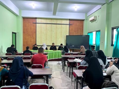 Edukasi Politik, Bawaslu Pati Ajak Mahasiswa STAIP Simulasi Sidang Sengketa