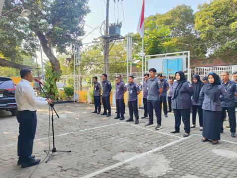 Pimpin Apel Pagi, Kepala Sekretariat Bawaslu Pati Tekankan Pentingnya Resiliensi Hadapi Tekanan Kerja