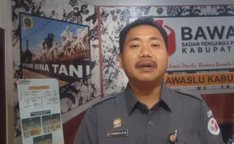 Ketua Bawaslu Pati, Supriyanto Saat Sesi Wawancara dengan Media