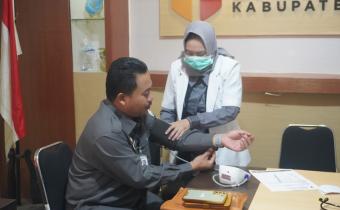 Dari Darah Hingga Tes Buta Warna, Bawaslu Pati Lakukan Medical Check Up