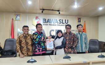 Bawaslu Kabupaten Pati Serahkan Laporan Akhir Kehumasan 2024 kepada Bawaslu RI