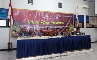 Bawaslu Pati menghadiri dan lakukan pengawasa Rapat Pleno Terbuka Rekapitulasi PDPB TW III 