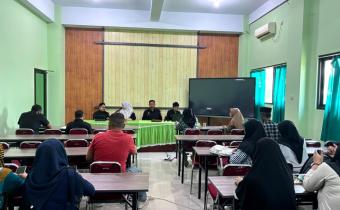 Edukasi Politik, Bawaslu Pati Ajak Mahasiswa STAIP Simulasi Sidang Sengketa