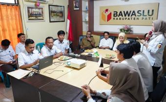 Bawaslu Pati Gelar Teknik Penyusunan Kajian Hukum dan Telaah Staf untuk Pertajam Analisis Regulasi Pengawasan Pemilu