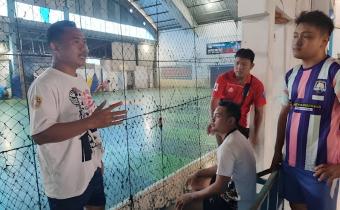 Lawan Politik Uang "Ora Uwik Ora Oblos", Bawaslu Pati Gandeng Tim Futsal OPD Kecamatan Jaken