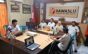 Bawaslu Kabupaten Pati Ikuti Literasi Pojok Pengawasan Volume 16 Bahas Strategi Pengawasan Pemenuhan Kuota Perempuan Pasca Putusan MK