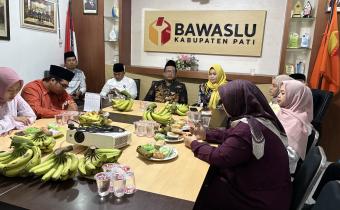 Lewat Program 'Jumat Sehati', Bawaslu Pati Gelar Peringatan Maulid Nabi